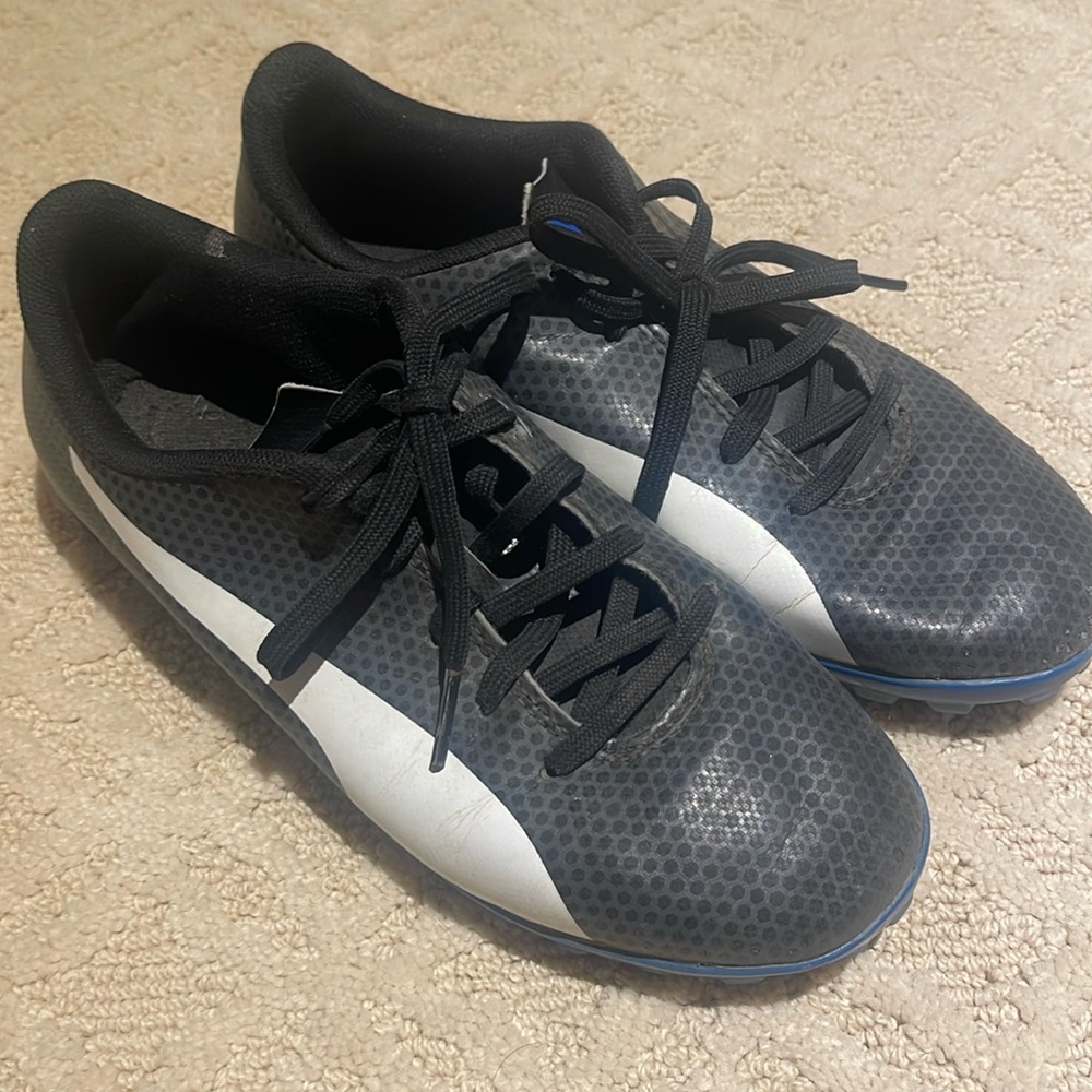 Kids indoor soccer training shoe puma